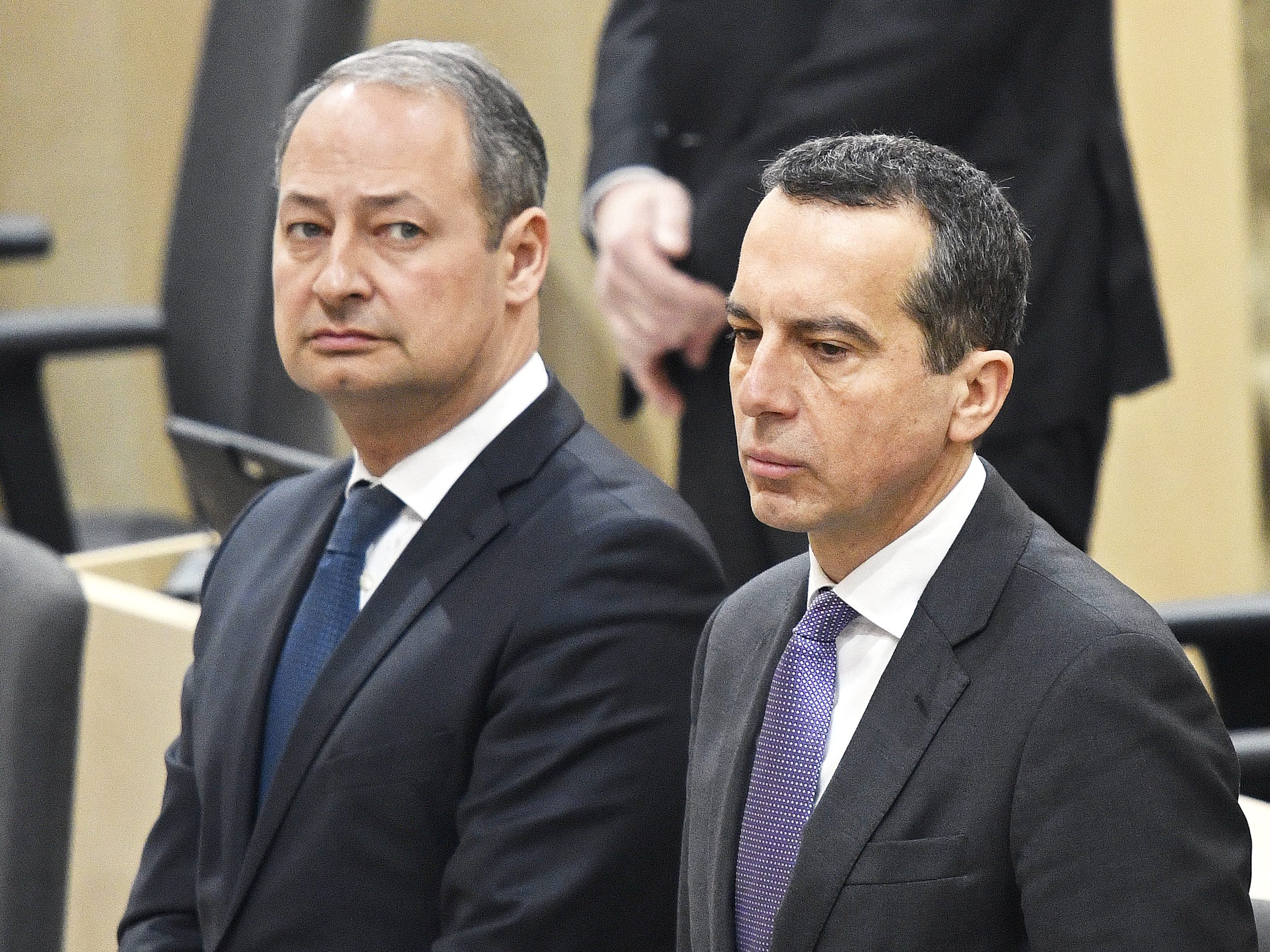 "Schwarz-Blau wehrt sich gegen Aufklärung", so Schieder. "Schwarz-Blau wehrt sich gegen Aufklärung", so Schieder.