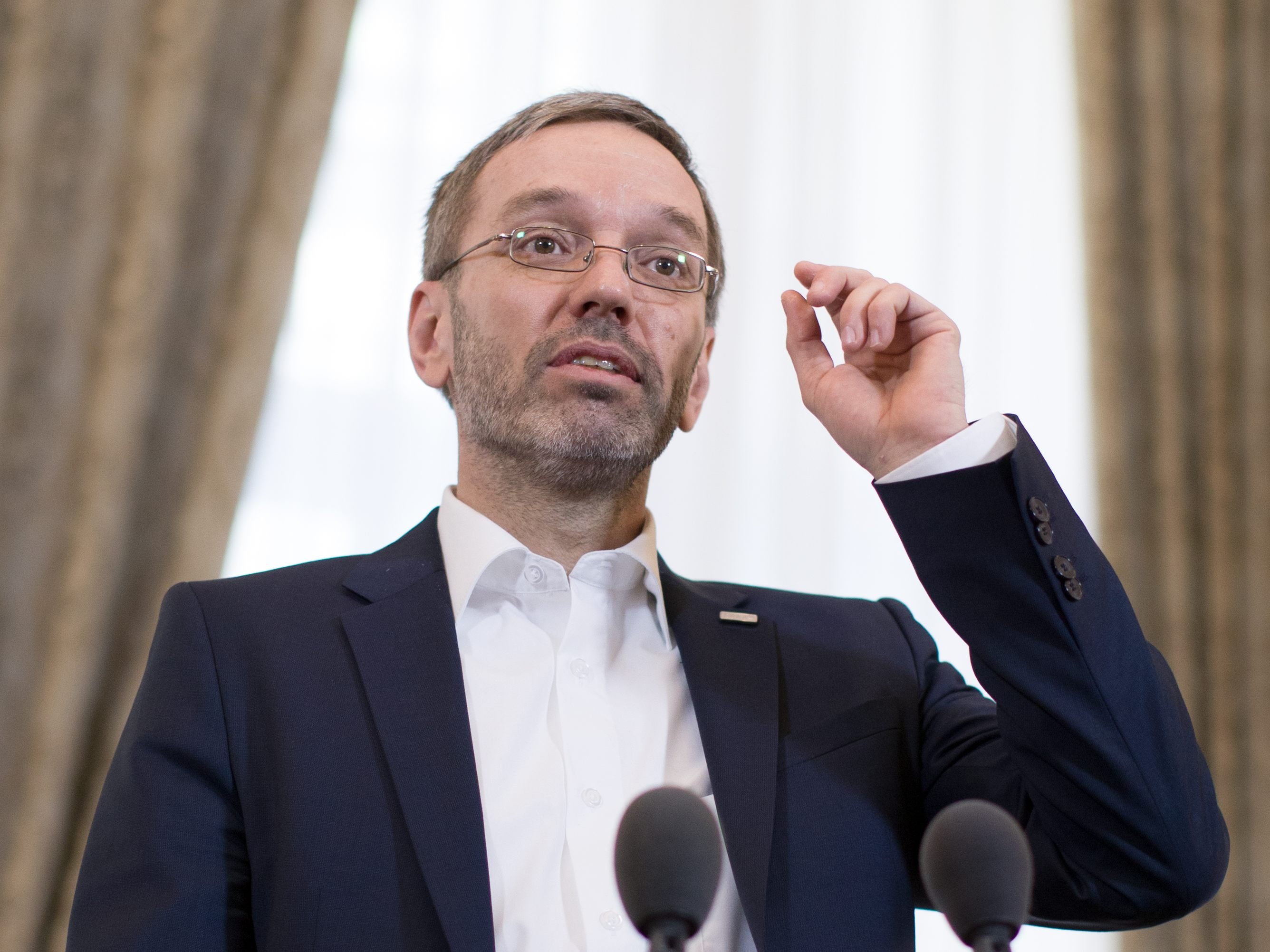 Innenminister Herbert Kickl (FPÖ) nach einer Sitzung des Ministerrates. Innenminister Herbert Kickl (FPÖ) nach einer Sitzung des Ministerrates.