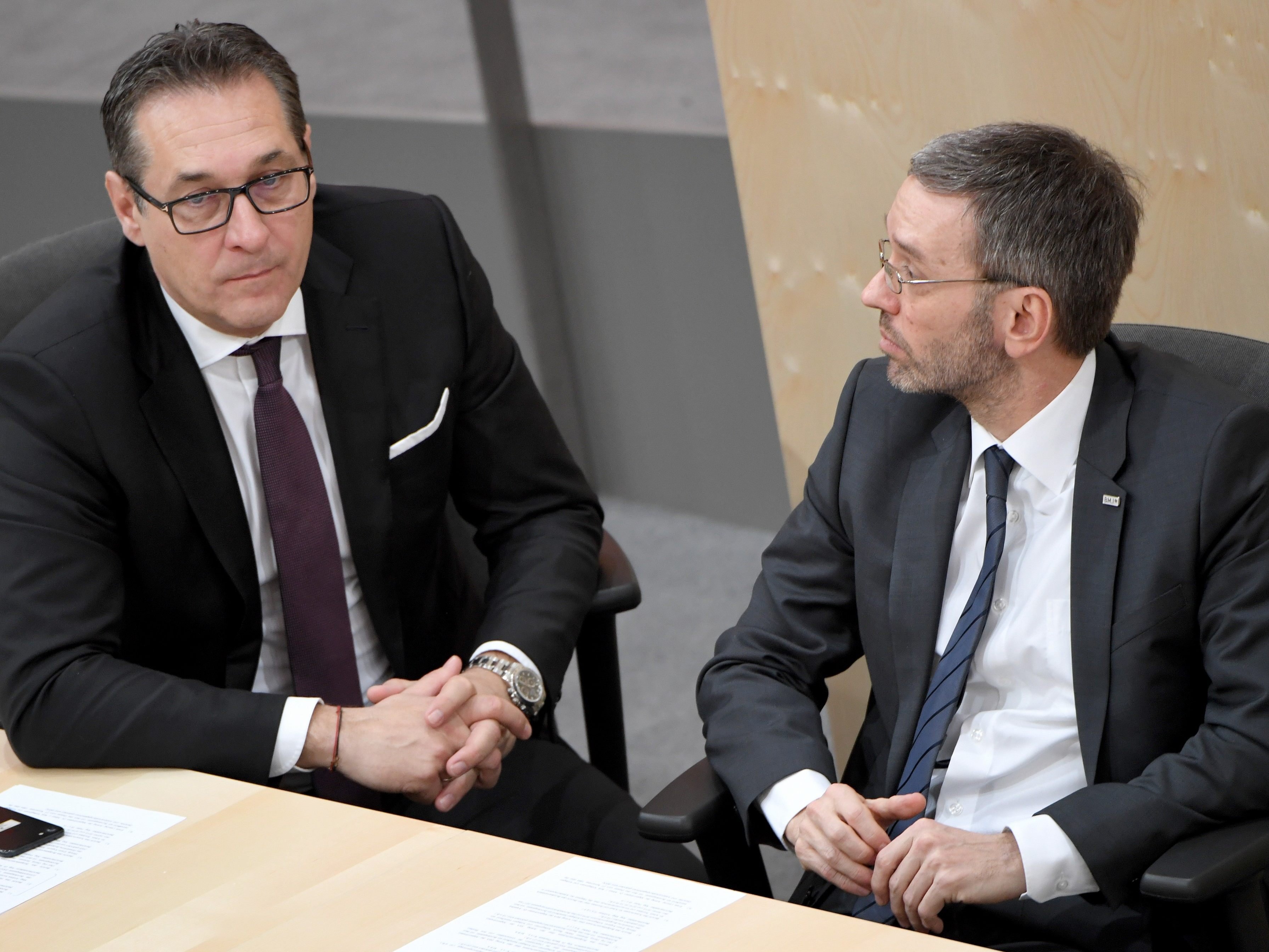 Vizekanzler Strache steht voll hinter Innenminister Kickl. Vizekanzler Strache steht voll hinter Innenminister Kickl.