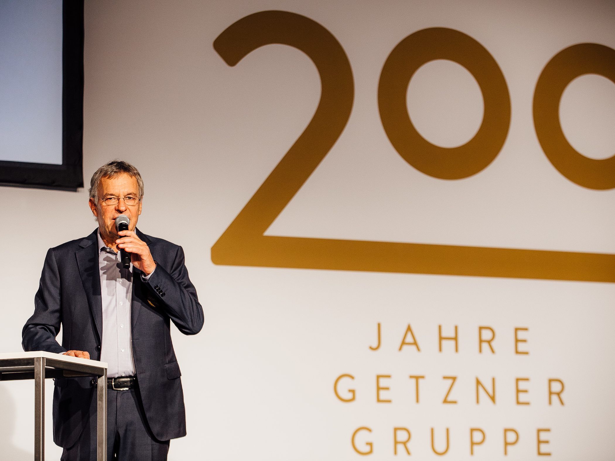 200 Jahre Getzner-Gruppe: LTP Sonderegger und LSth. Rüdisser gratulierten.