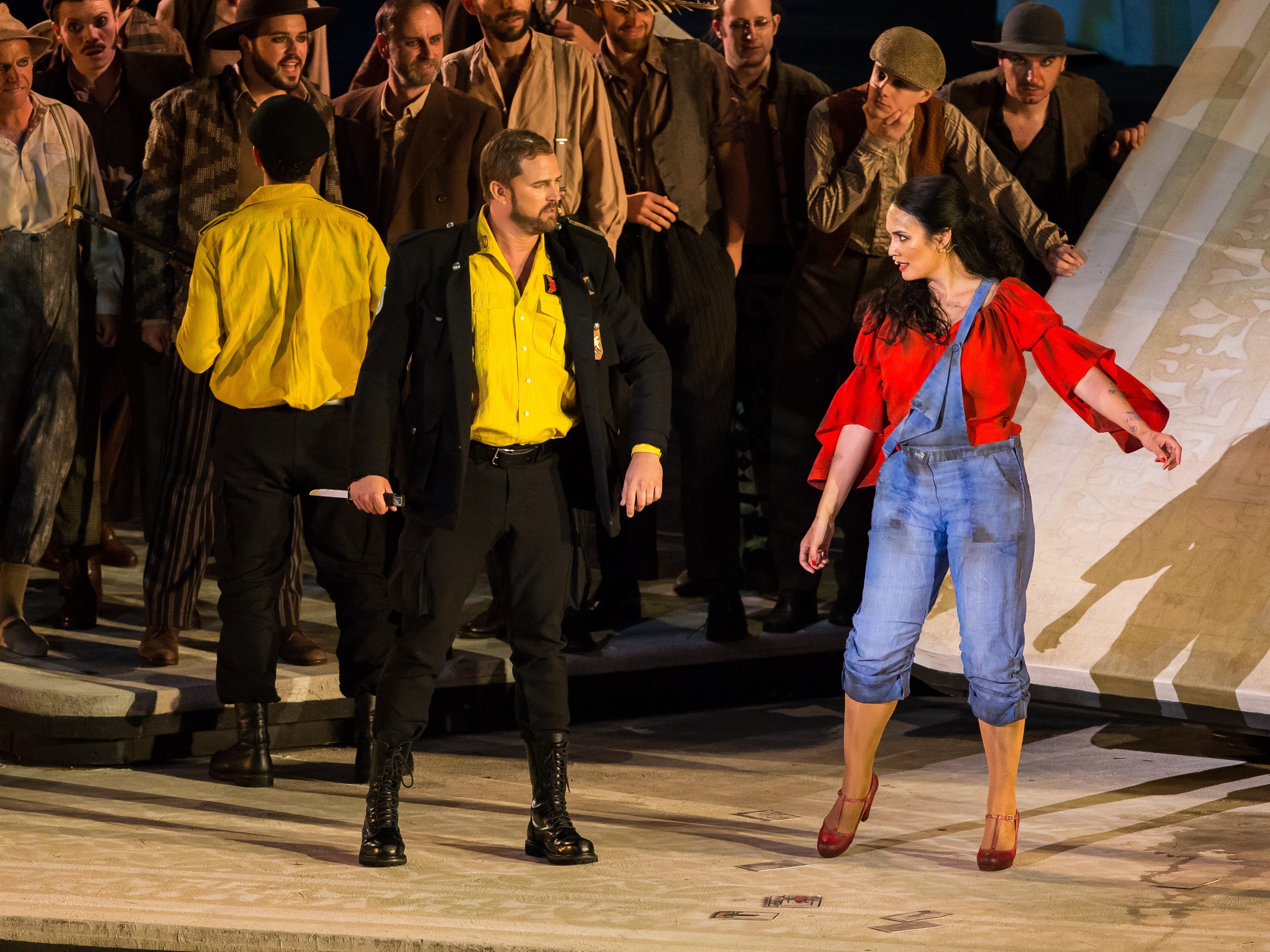 Am 2. November können Besucher Requisiten und Kostüme der Bregenzer Festspiele kaufen. Am 2. November können Besucher Requisiten und Kostüme der Bregenzer Festspiele kaufen.