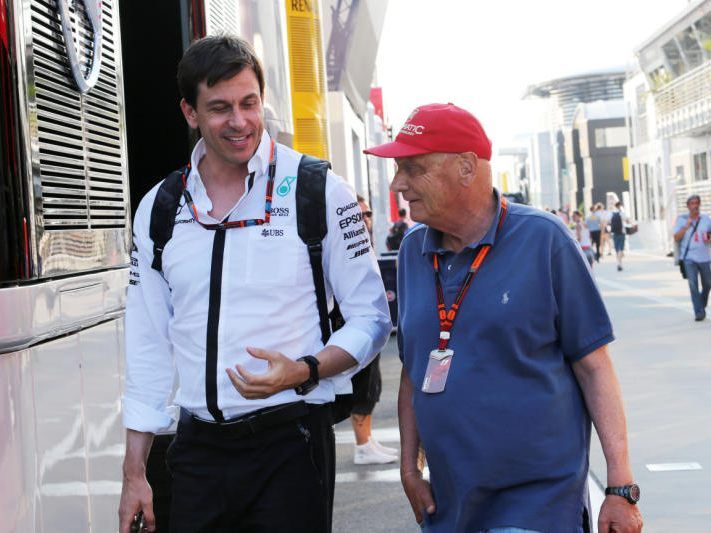 Wolff verabschiedete sich rührend von Niki Lauda. Wolff verabschiedete sich rührend von Niki Lauda.