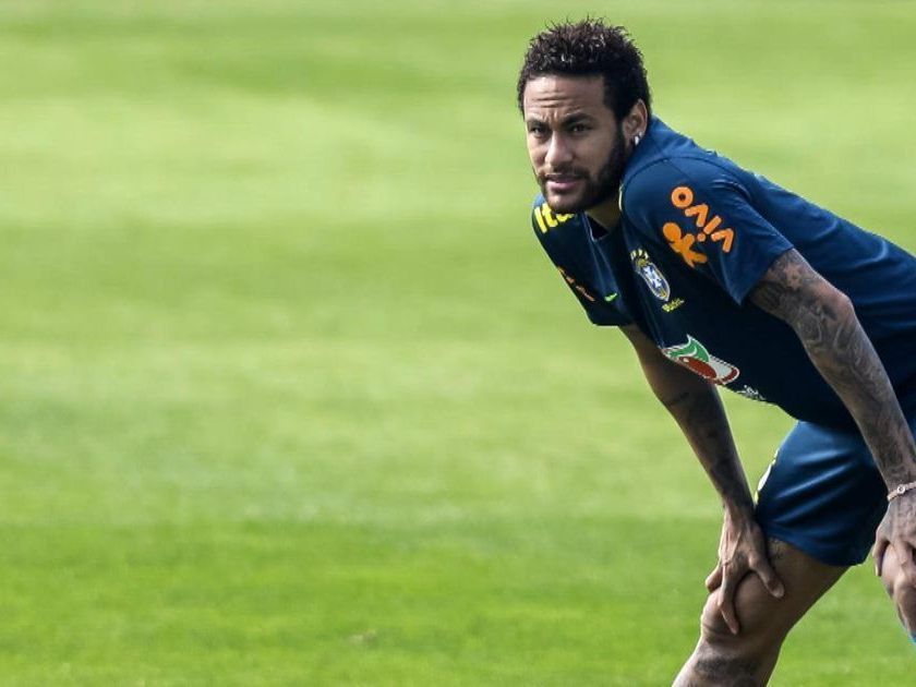 Fußball-Star Neymar weist die Vergewaltigungs-Vorwürfe zurück. Fußball-Star Neymar weist die Vergewaltigungs-Vorwürfe zurück.