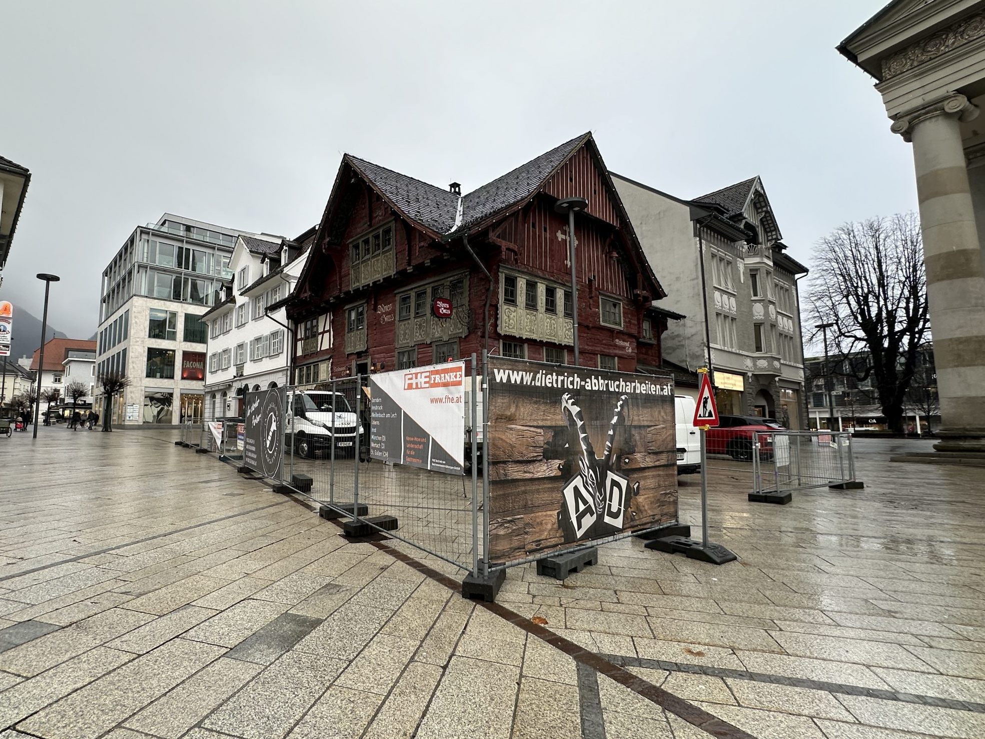 Das Rote Haus am Dornbirner Marktplatz ist vorübergehend geschlossen. Das Rote Haus am Dornbirner Marktplatz ist vorübergehend geschlossen.