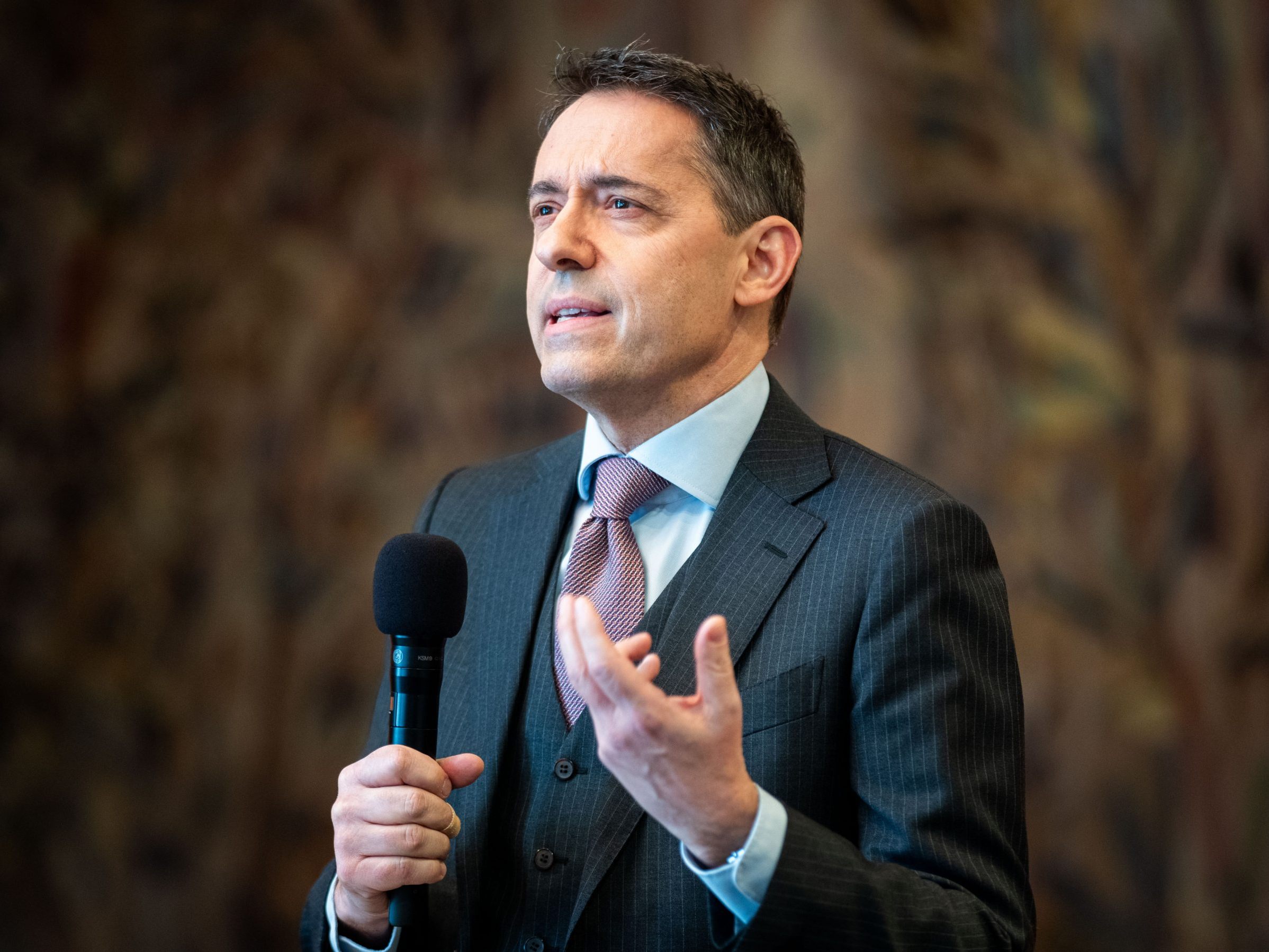 Ein paar Wochen trennen Wien noch vom Opernball. Im Bild: Opern-Direktor Bogdan Roščić. Ein paar Wochen trennen Wien noch vom Opernball. Im Bild: Opern-Direktor Bogdan Roščić.